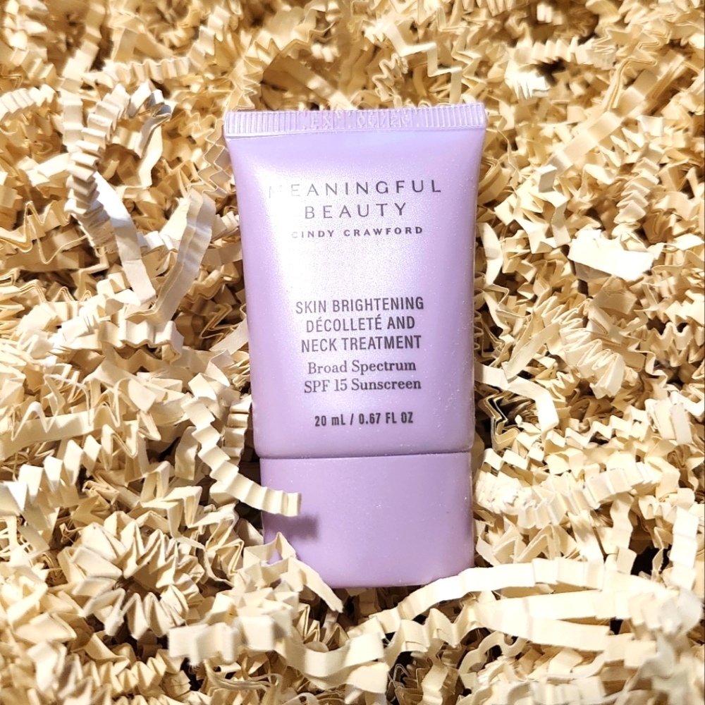 Meaningful Beauty – Skin Brightening Decollete and Neck Treatment